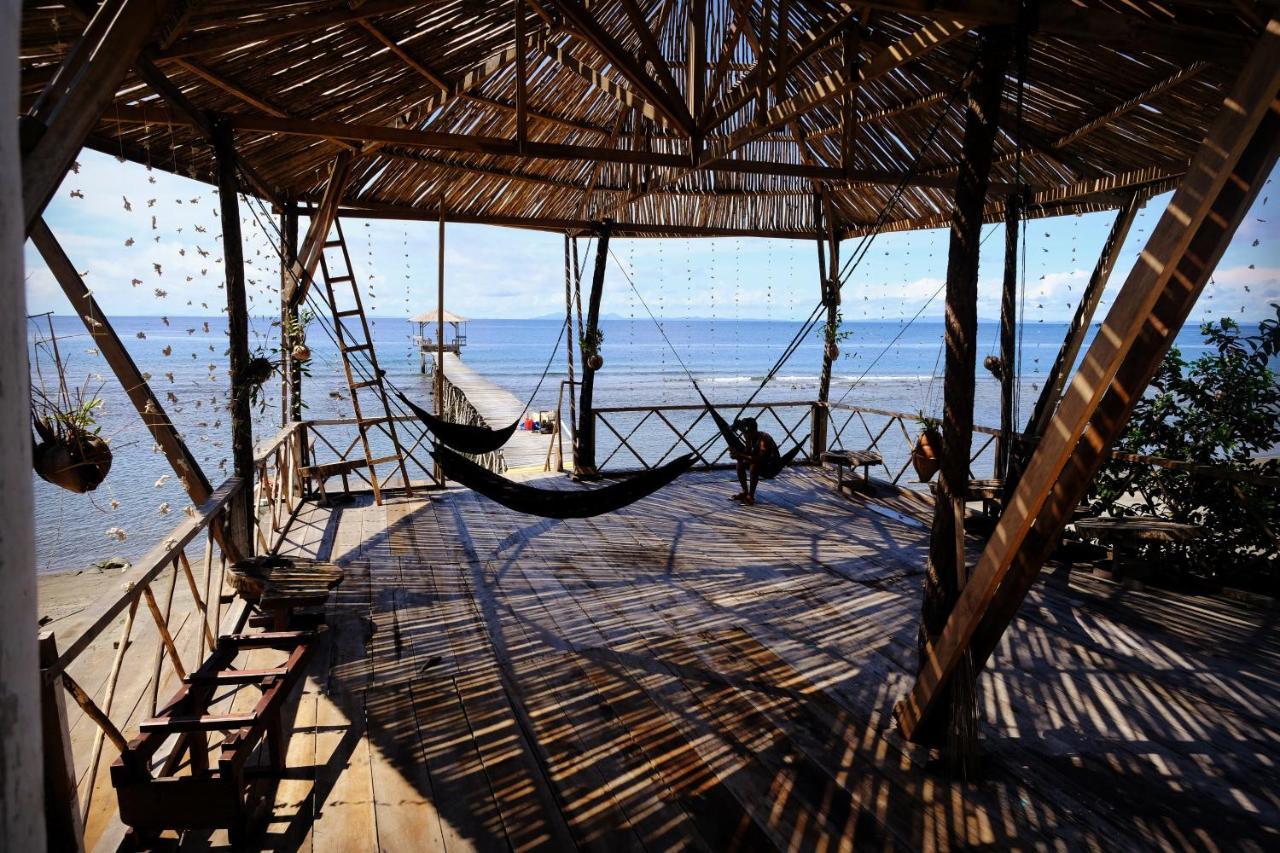 Sanctum Una Una Eco Dive Resort Pulau Unauna Exteriör bild