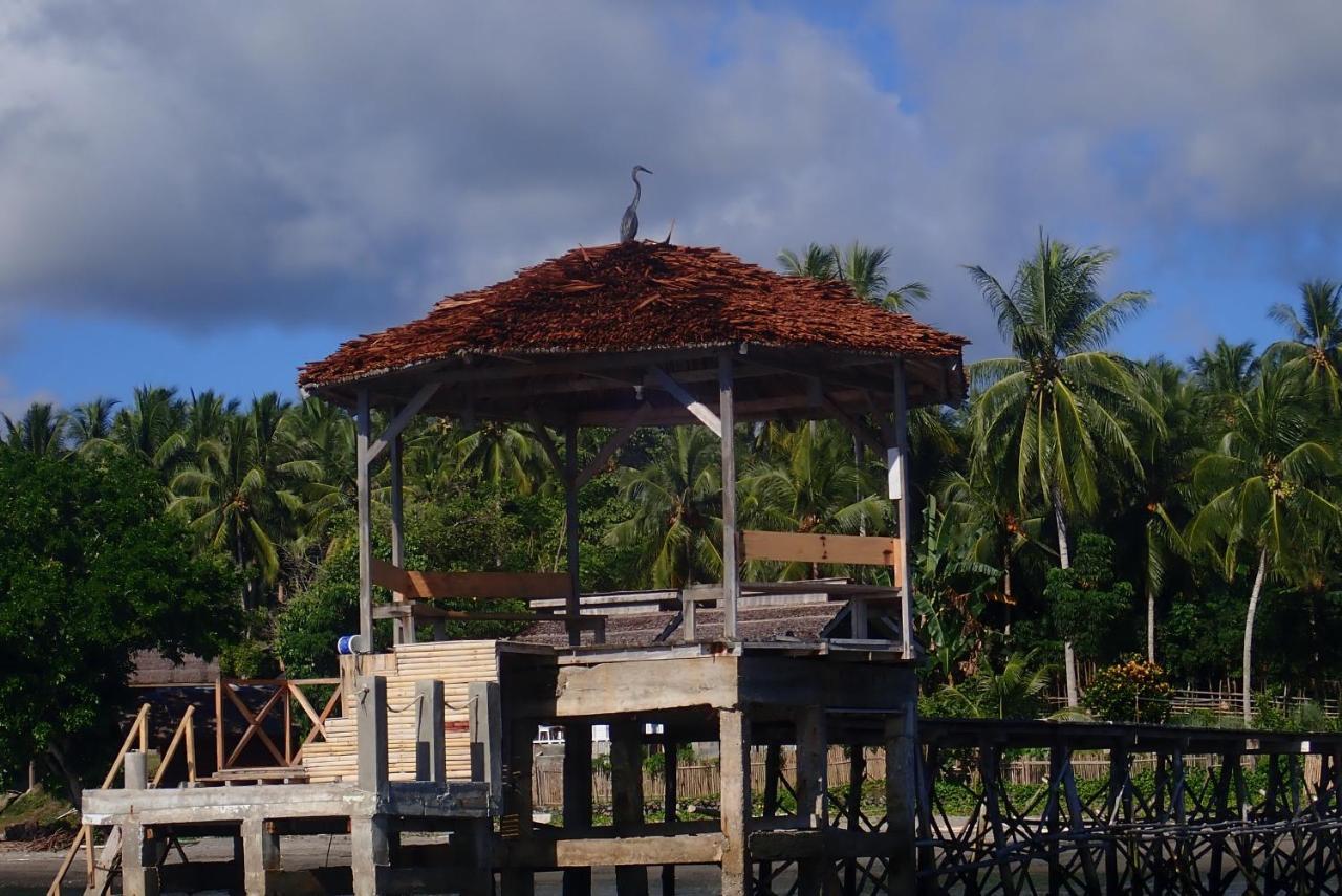 Sanctum Una Una Eco Dive Resort Pulau Unauna Exteriör bild